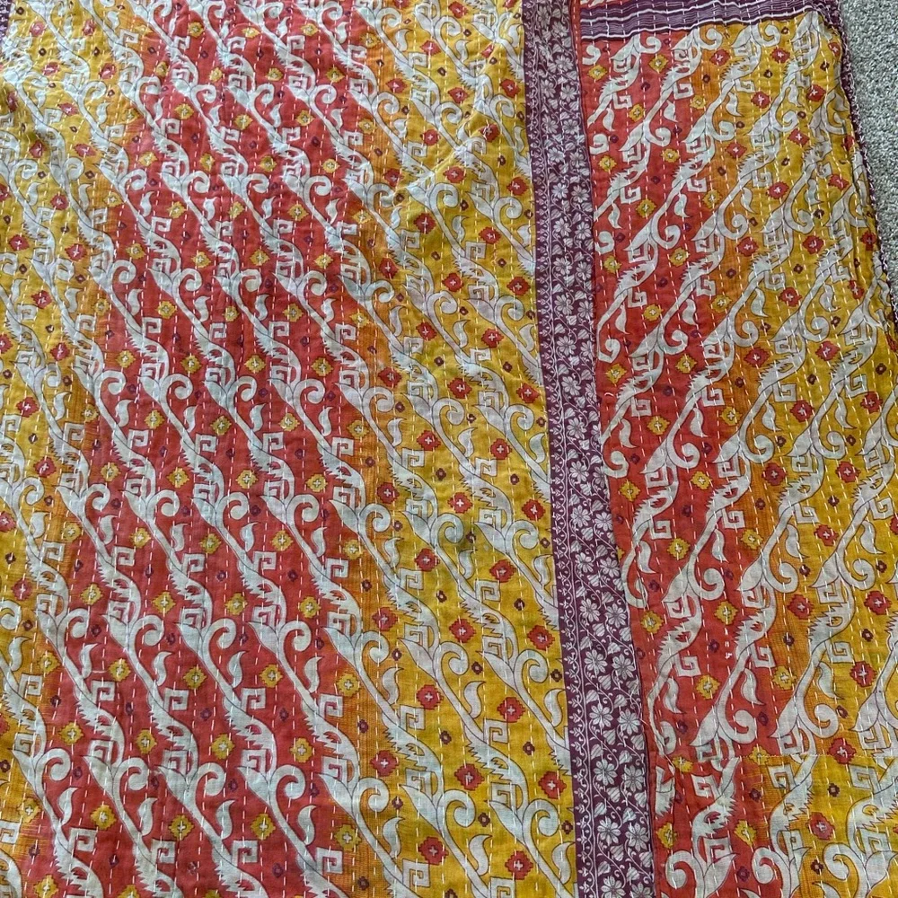 K25 Reversible Twin Kantha Quilt - Picture 3 of 3